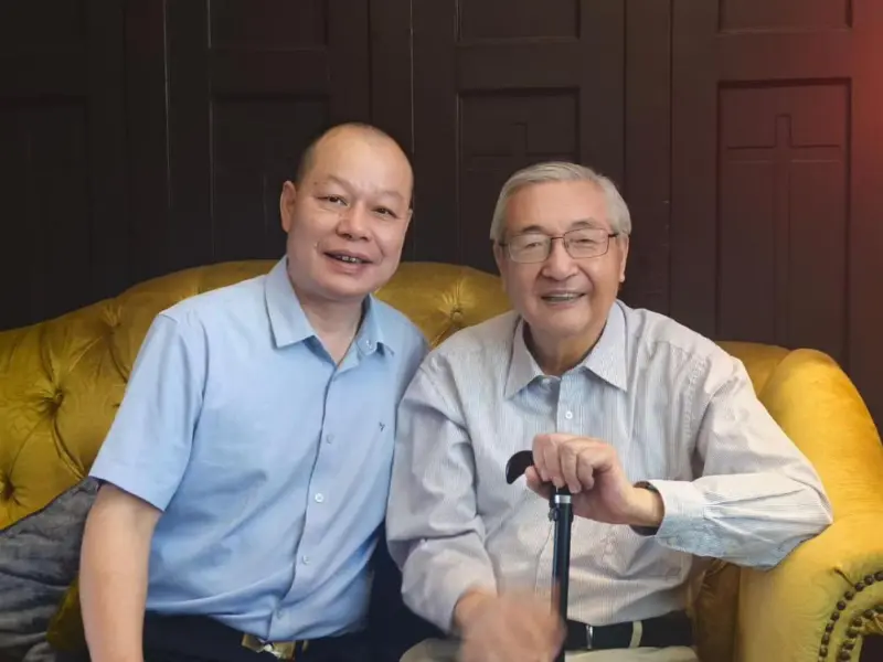 Cruinniú le hAcadamh CAS Xu Zhihong chun Iniúchadh a dhéanamh ar Theicneolaíocht Bithdhéantúsaíochta Anoectochilus agus A Inscríbhinn Eisiach a Fháil le haghaidh Oighear Oighear Xinquan Shibawan Anoectochilus